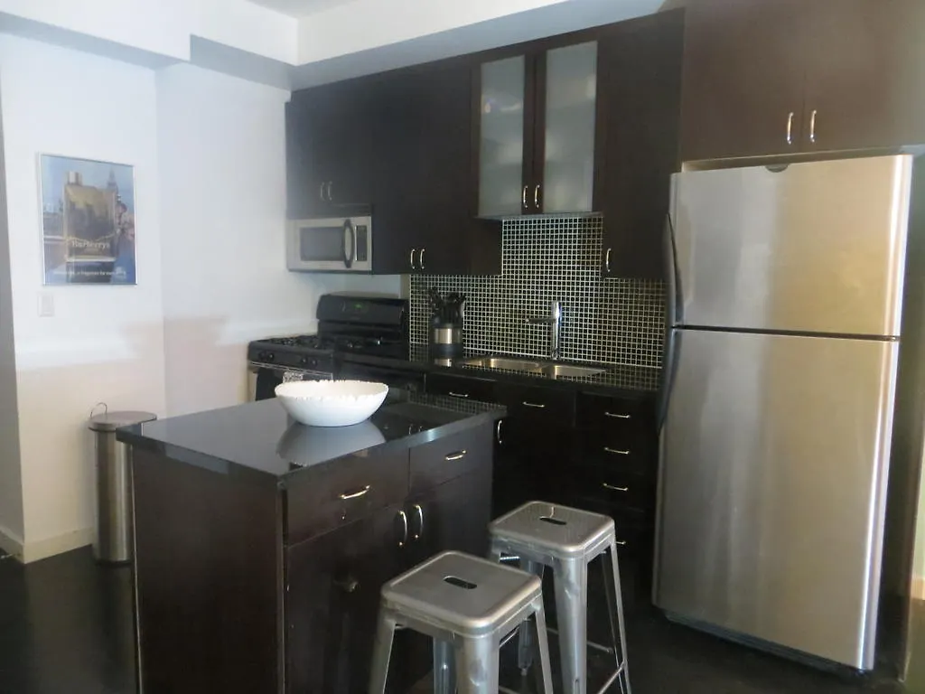 Super Awesome King West Furnished Suite Toronto Canada