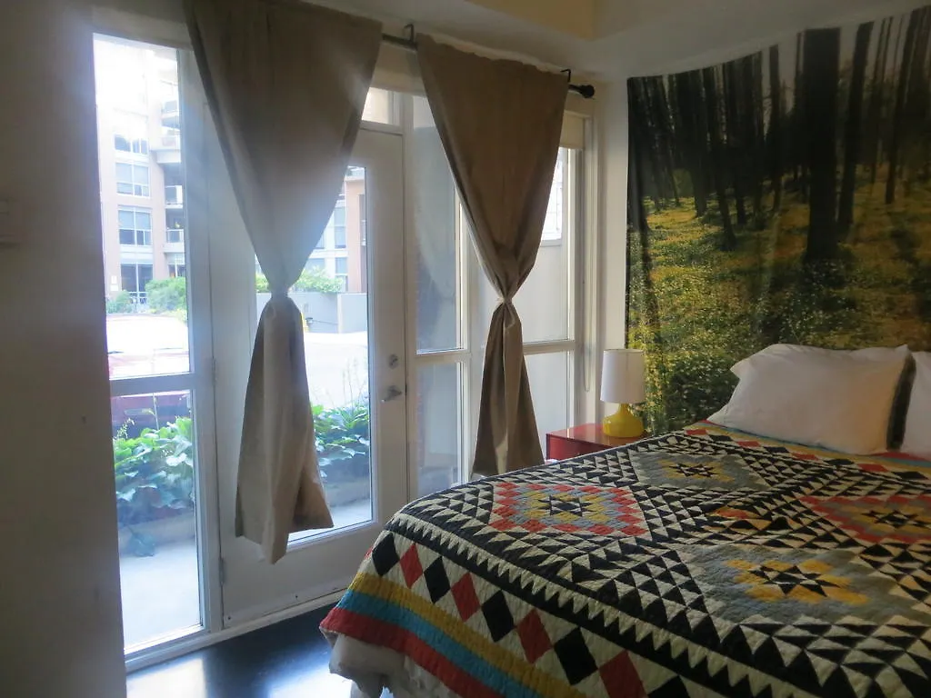 Super Awesome King West Furnished Suite Toronto Apartment