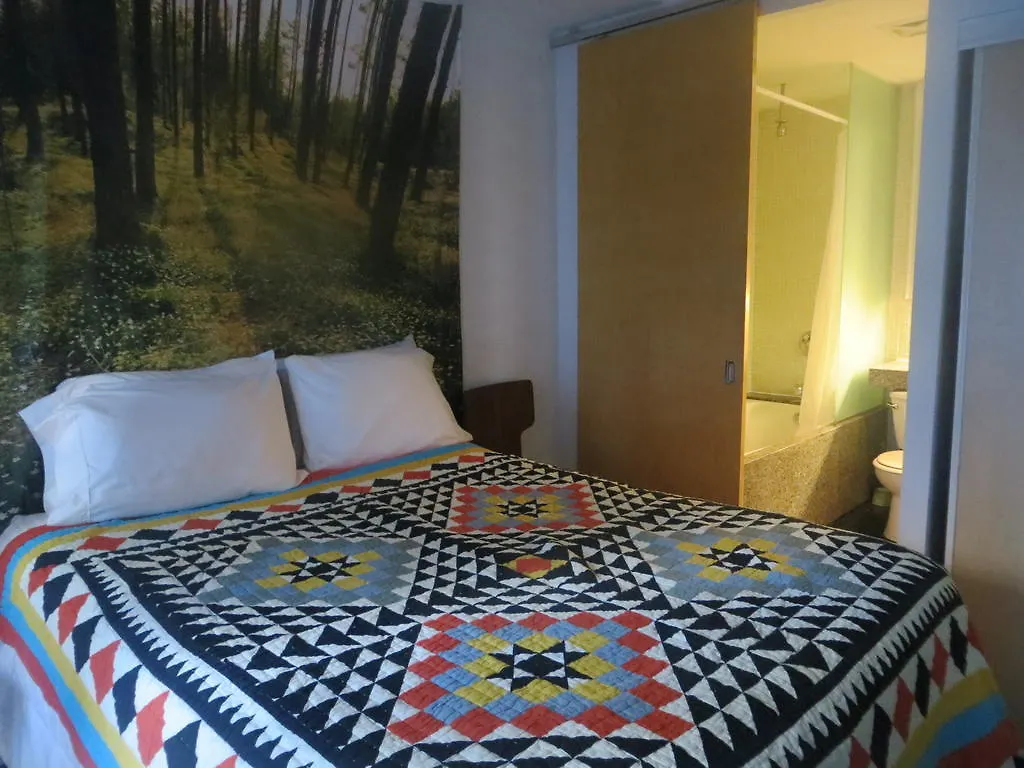 Super Awesome King West Furnished Suite Toronto