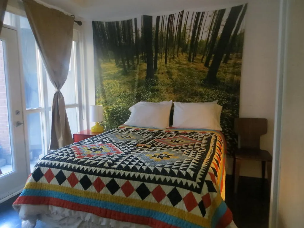 Super Awesome King West Furnished Suite Toronto