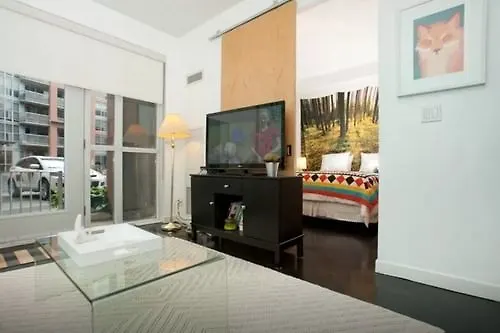 Super Awesome King West Furnished Suite Toronto